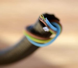 POF (Plastic Optical Fiber): Una solución para la conectividad.